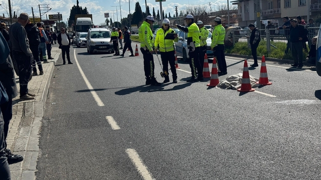 İzmir'de ölümlü kaza sonrası vatandaşlar kara yolunu trafiğe kapattı