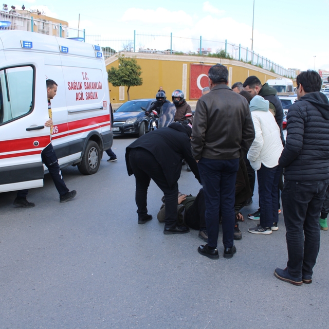 Kavşak içindeki kazada sürücü yaralandı
Uzun araç kuyrukları oluştu