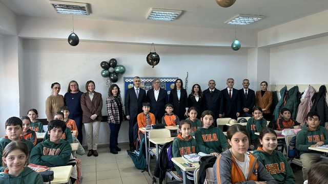 Bakan Yardımcısı Yılmaz, Çanakkale'de öğrenciler ile buluştu