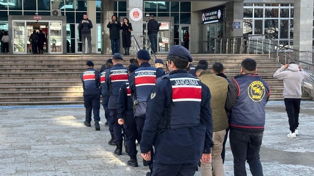 Edirne merkezli 6 ilde yasa dışı bahis operasyonunda 6 gözaltı (2)