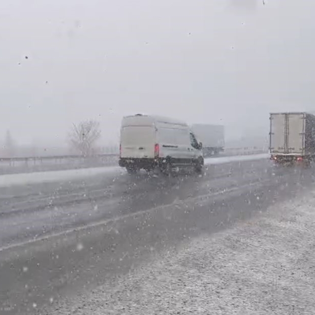 Denizli'nin yüksek kesimlerinde kar yağışı etkili oluyor