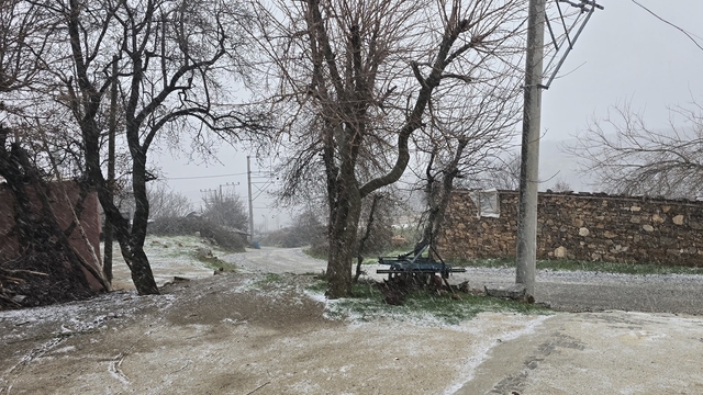 Alaşehir'de bir günde 4 mevsim yaşandı