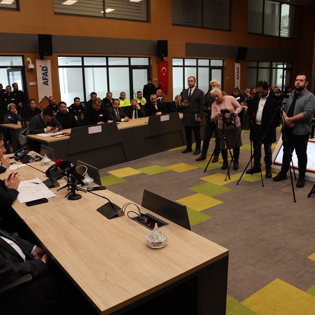 Erzincan'da mahsur kalan 39 kişi kurtarıldı