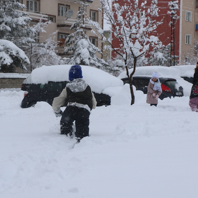Erzincan'da buzlanma riski nedeniyle eğitime 1 gün ara