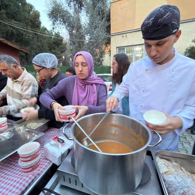 Bornova MTAL'de geleneksel iftar sofrası kuruldu
