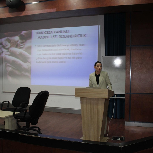 Muğla'da üniversite öğrencileri dolandırıcılık olaylarına karşı bilgilendir...