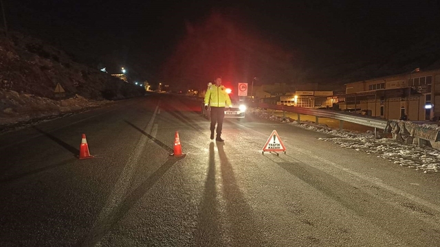 Sivas'ta tipi nedeniyle ulaşımda aksamalar yaşanıyor