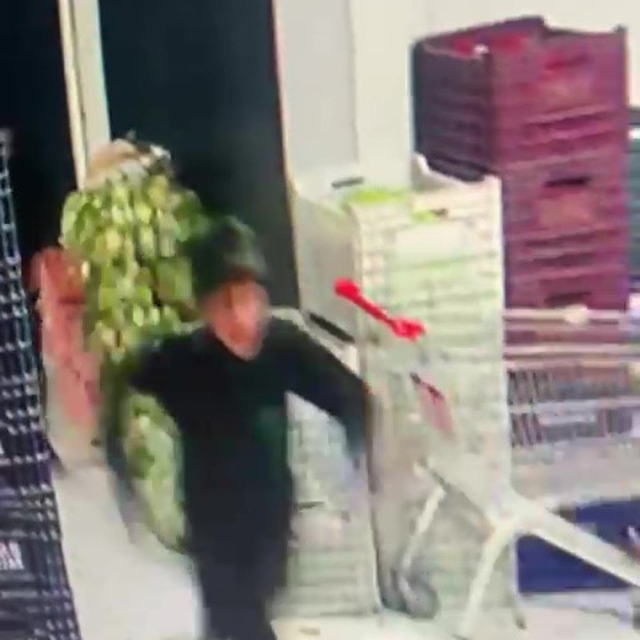 Deprem anında yaşanan panik kamerada