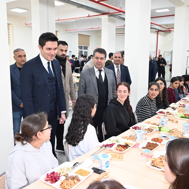 Kaymakam Çakır, fen lisesi öğrencileriyle iftarda buluştu