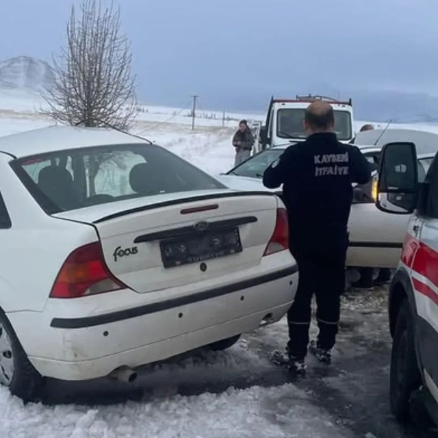 Kayseri'de iki otomobil çarpıştı: 1 ölü, 1 yaralı