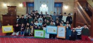 Ahlat'ta öğrenciler teravihte buluştu