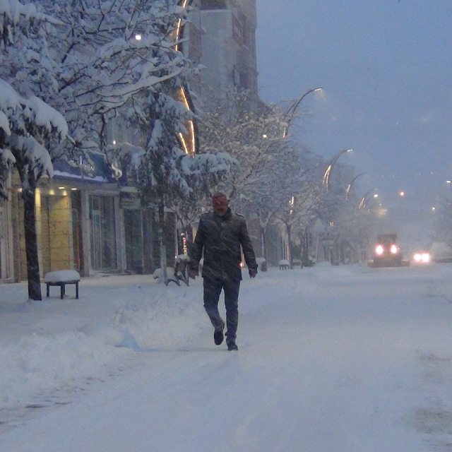Kars'ta eğitime kar engeli: 40 santimetre kar yağdı!