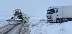 Erzincan-Sivas ve Erzincan-Erzurum yolunda tipi engeli