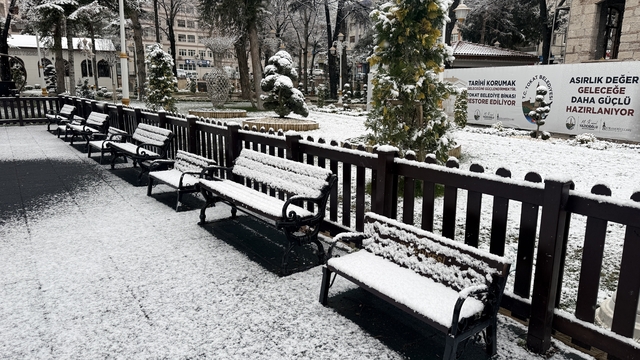 Tokat güne kar yağışıyla uyandı