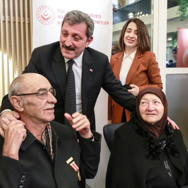 Vali Tavlı: "Şehitlerimizin emanetlerini baş tacı etmeyi samimiyetle sürdür...