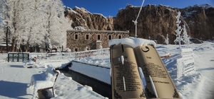 Van'da gece yağan kar kartpostallık manzaralar oluşturdu