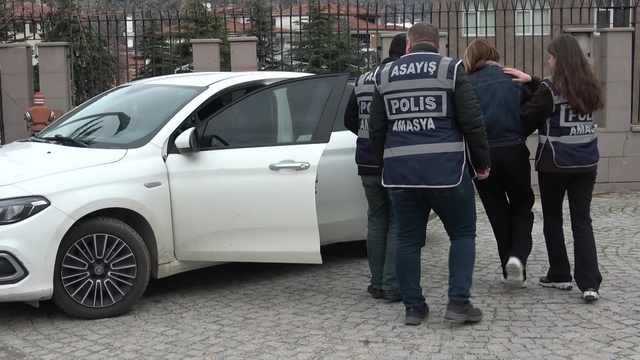 Kredi kartlarını kopyalayarak 2 milyon liradan fazla vurgun yaptılar