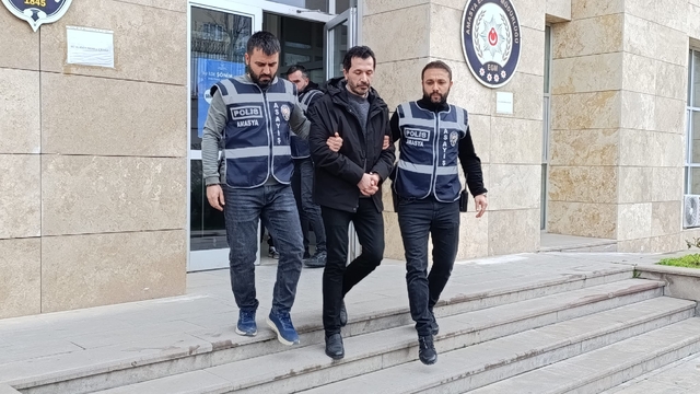 Kredi kartı bilgilerini kopyalayarak 2,1 milyon TL'lik vurgun yapan 3 şüpheli tutuklandı