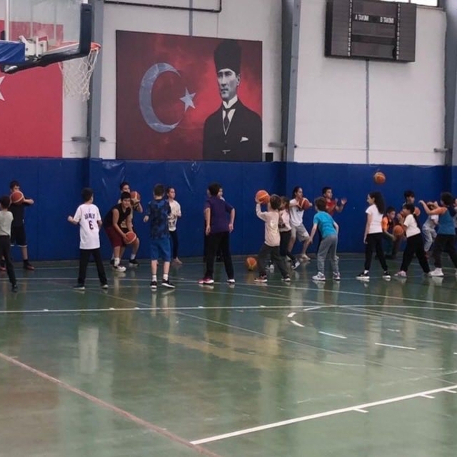 Bilecik'te basketbol okullarında disiplinli antrenmanlar sürüyor