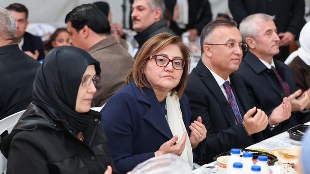 Gaziantep Büyükşehir'den Halep'te 10 bin kişilik iftar