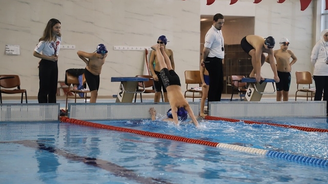 Kütahya'da küçükler yüzme il birinciliği heyecanı