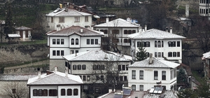 Safranbolu'nun tarihi konakları karla kaplandı