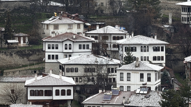 Safranbolu'nun tarihi konakları karla kaplandı