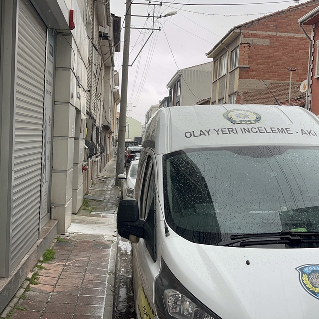 7'nci kattan atlayan adamın evinden eşinin cesedi çıktı
Eskişehir'de şüphel...