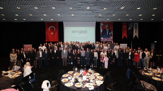 ANTGİAD iftarında "İnsanın Fabrika Ayarları" konuşuldu