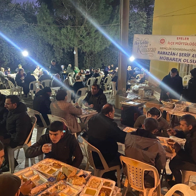 Efeler'de 'Mahallece İftardayız' programı vatandaşları buluşturdu