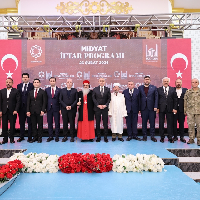 Vali Akkoyun, Midyat'ta vatandaşlarla iftarda bir araya geldi