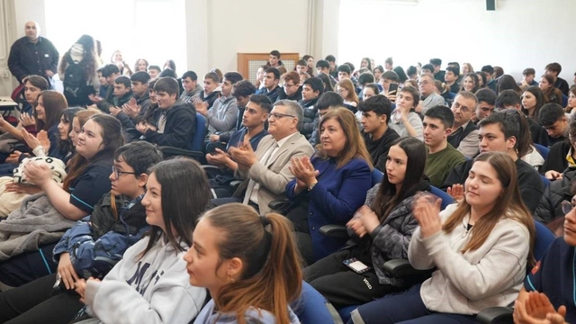 Sinop'ta öğrencilerden nefes kesen münazara