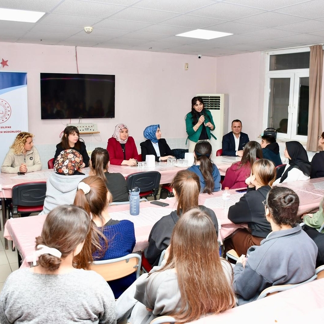 Silifke'de cumhuriyet savcıları öğrencilerle iftarda buluştu