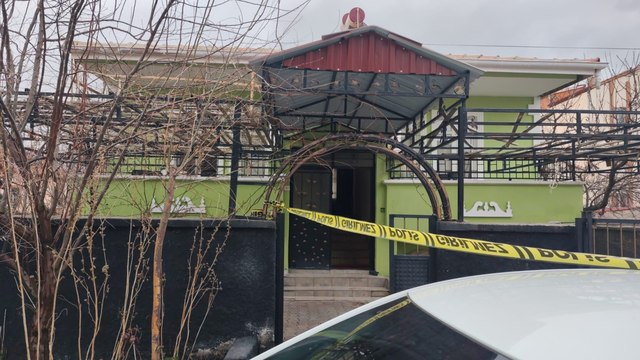 Tartıştığı eşini bacaklarından pompalı tüfekle vurdu