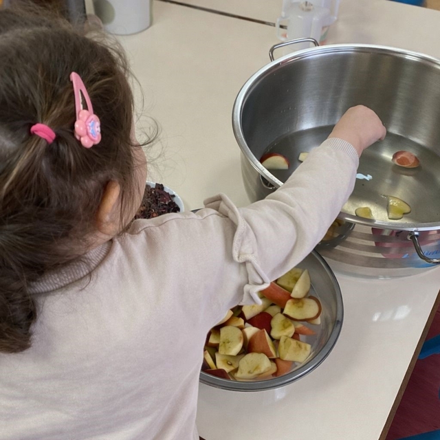 'Minik Eller' şerbet hazırladı