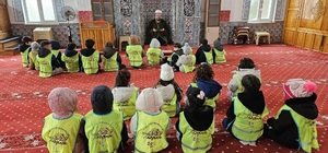 Hande Gül Anaokulu minik öğrenciler Ramazan ruhunu camide yaşadı