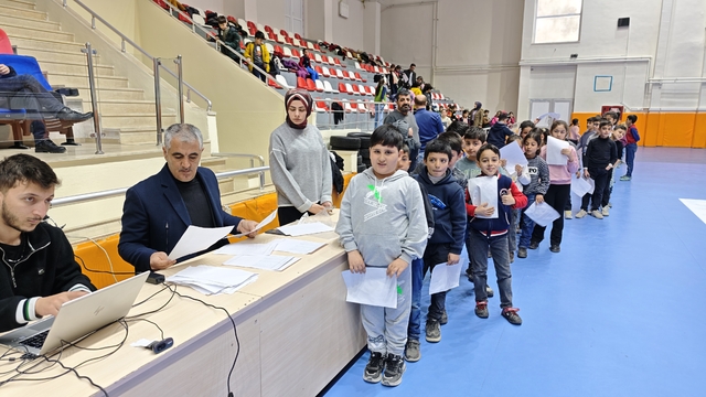 Adilcevaz'da yetenekli çocuklar sportif taramayla keşfediliyor