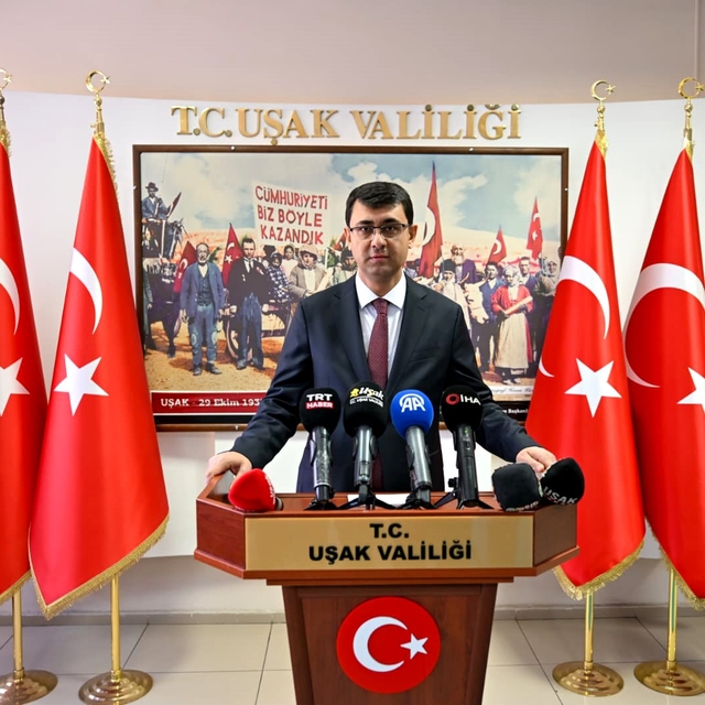 Uşak'ın yeni Valisi Serdar Kartal görevine başladı