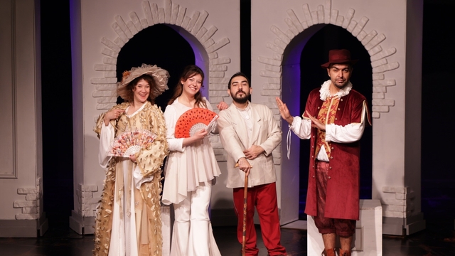 Merkezefendi Kent Tiyatrosu yeni oyunu 'Biz Aşık Değiliz' ile sahnede