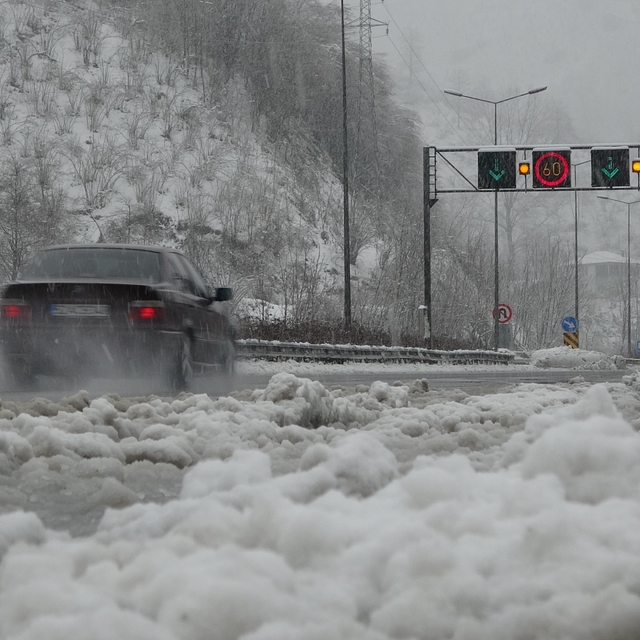 Samsun-Ordu karayolunda kar yağışı