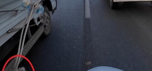 Kamyonetten sarkan ipe dolanan motosikletli ölümle burun buruna geldi
Yola...