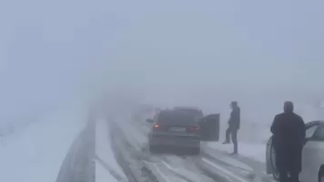 Viranşehir'de kar yağışı trafiği olumsuz etkiledi