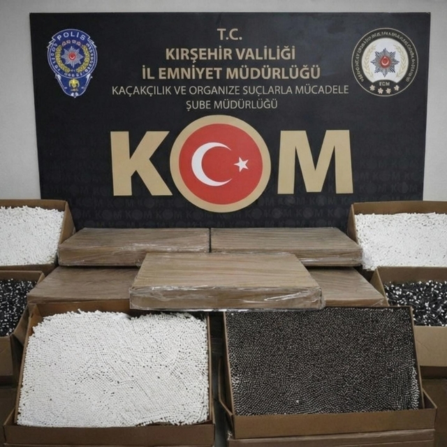 Kırşehir'de 90 bin dal doldurulmuş makaron ele geçirildi