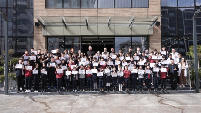 Erdem Koleji'nden AMO'da 74 madalya ile zirvede