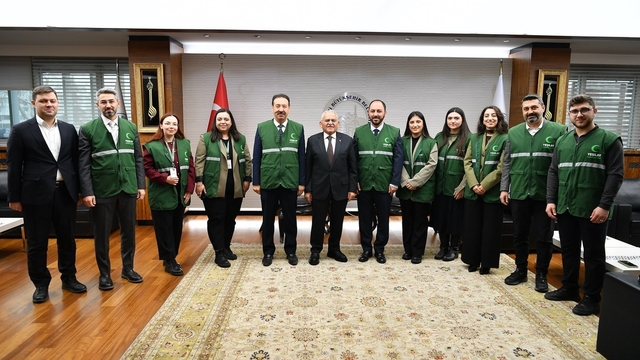 Başkan Büyükkılıç, Yeşilay Kayseri Şubesi'nin yeni yönetimini ağırladı