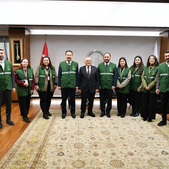 Başkan Büyükkılıç, Yeşilay Kayseri Şubesi'nin yeni yönetimini ağırladı