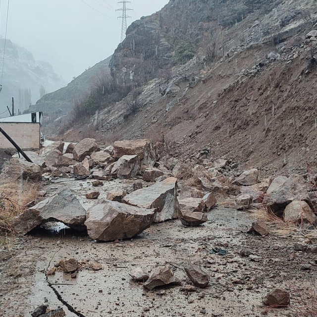 Artvin'in Yusufeli ilçesinde heyelan