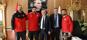 Avrupa Şampiyonu Mert Şişmanlar Yunusemre Belediyespor’da