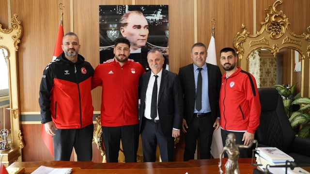 Avrupa Şampiyonu Mert Şişmanlar Yunusemre Belediyespor'da