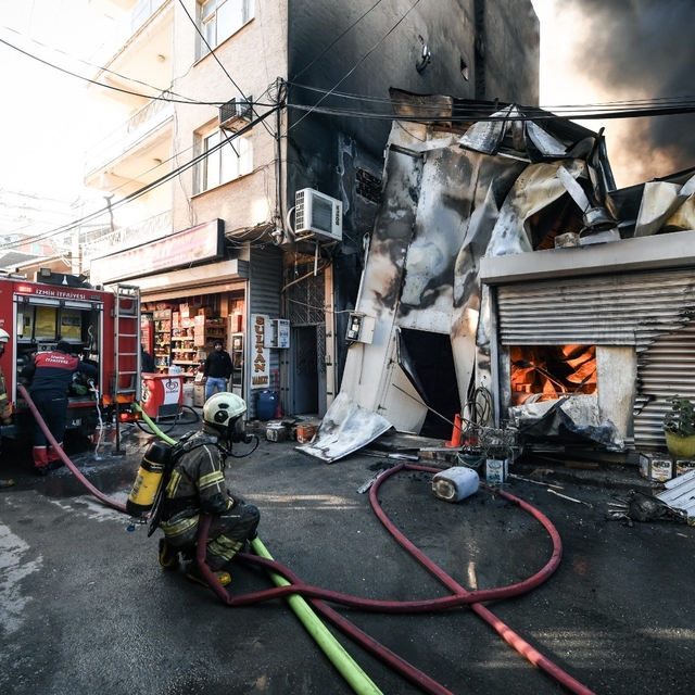 Buca'da iş yerinde yangın
